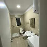 View 3 With To Double Rooms! Lejlighed