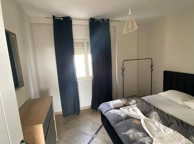 View 3 With To Double Rooms! דירה *